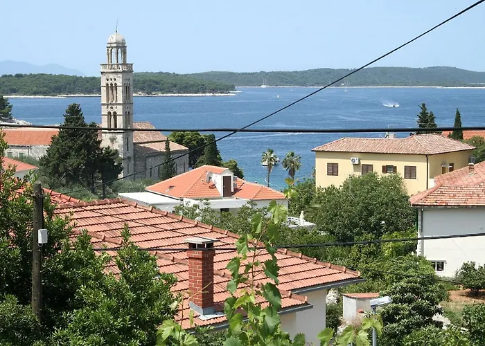 Pensionat And With Parking Space Hvar - 4613