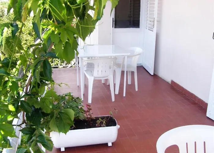 Pensionat And With Parking Space Hvar - 4613 Hvar Town